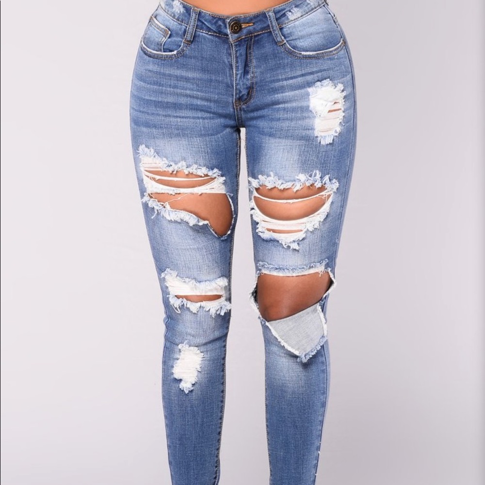 BNWT FASHION NOVA JEANS SIZE 11